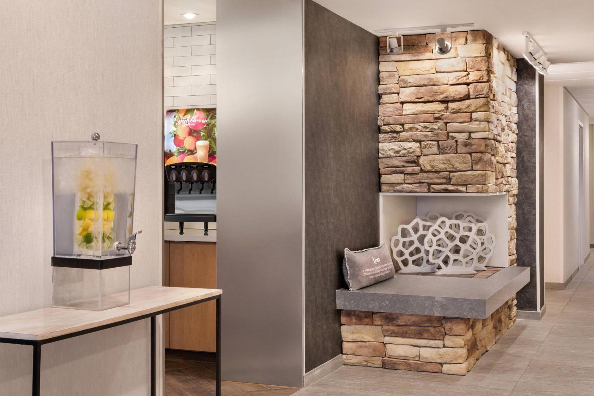 Fairfield Inn Erie Millcreek Mall Екстериор снимка